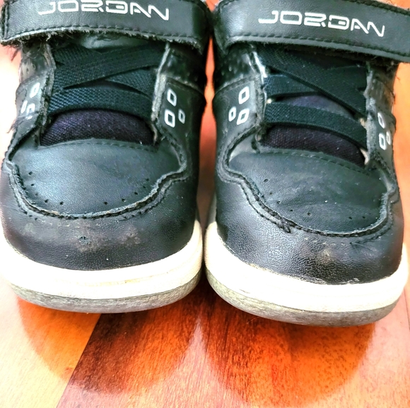 Nike Jordan - Picture 3 of 4